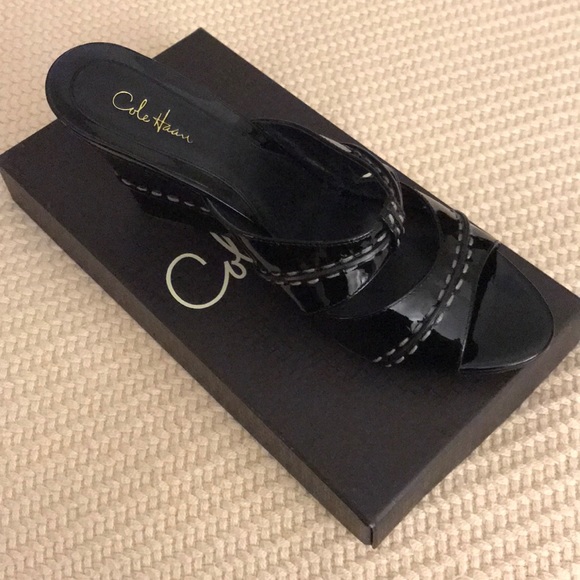 Black patent slides. Cole Haan. Gently worn. - Picture 4 of 7